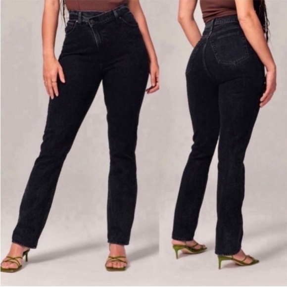 Abercrombie & Fitch Black Crossover 'The 90s Slim Straight Ultra High Rise' Jean - Picture 1 of 13